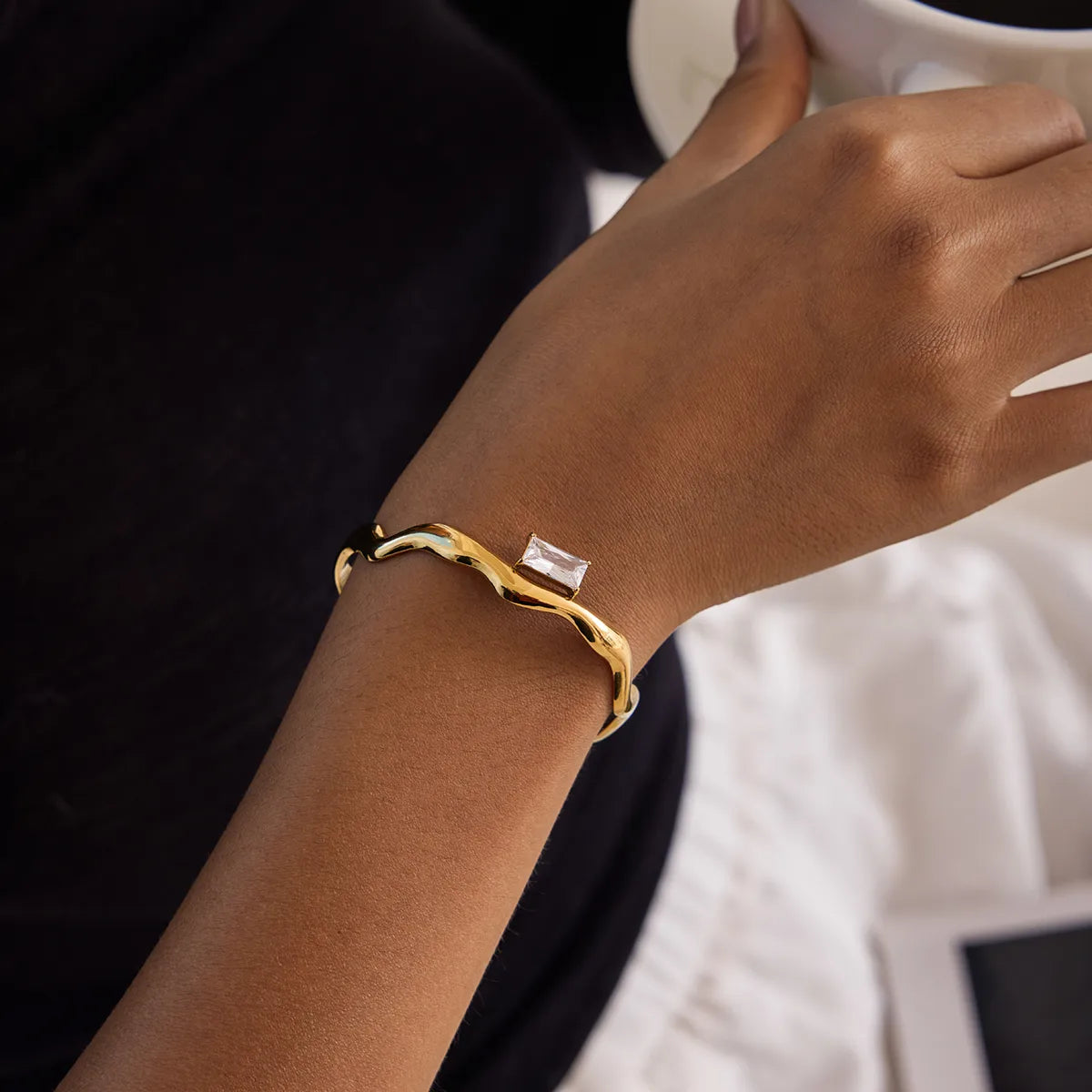 Lumi Wave Cuff
